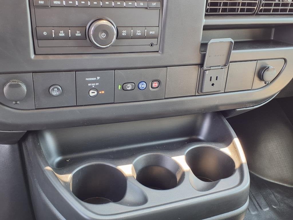 2025 Chevrolet Express Cutaway 3500 1WT