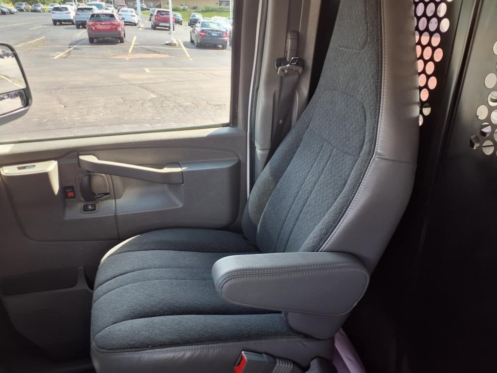 2022 Chevrolet Express 2500 Work Van Cargo