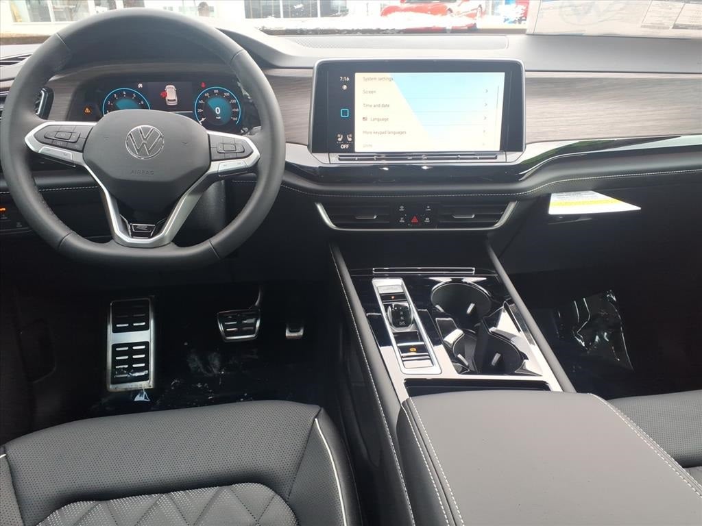 2026 Volkswagen Atlas 2.0T SEL Premium R-Line