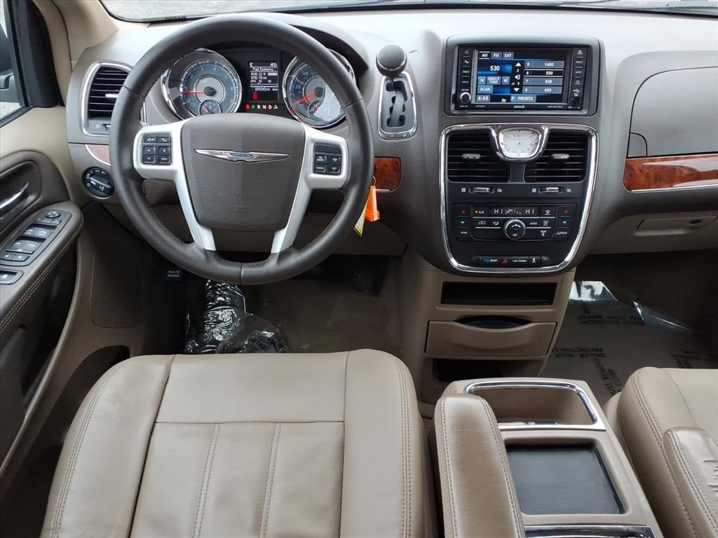 2016 Chrysler Town & Country Touring