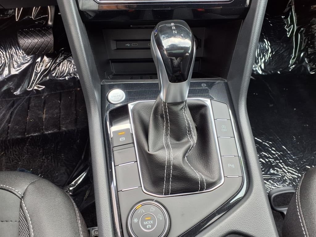 2025 Volkswagen Taos 1.5T SE Black