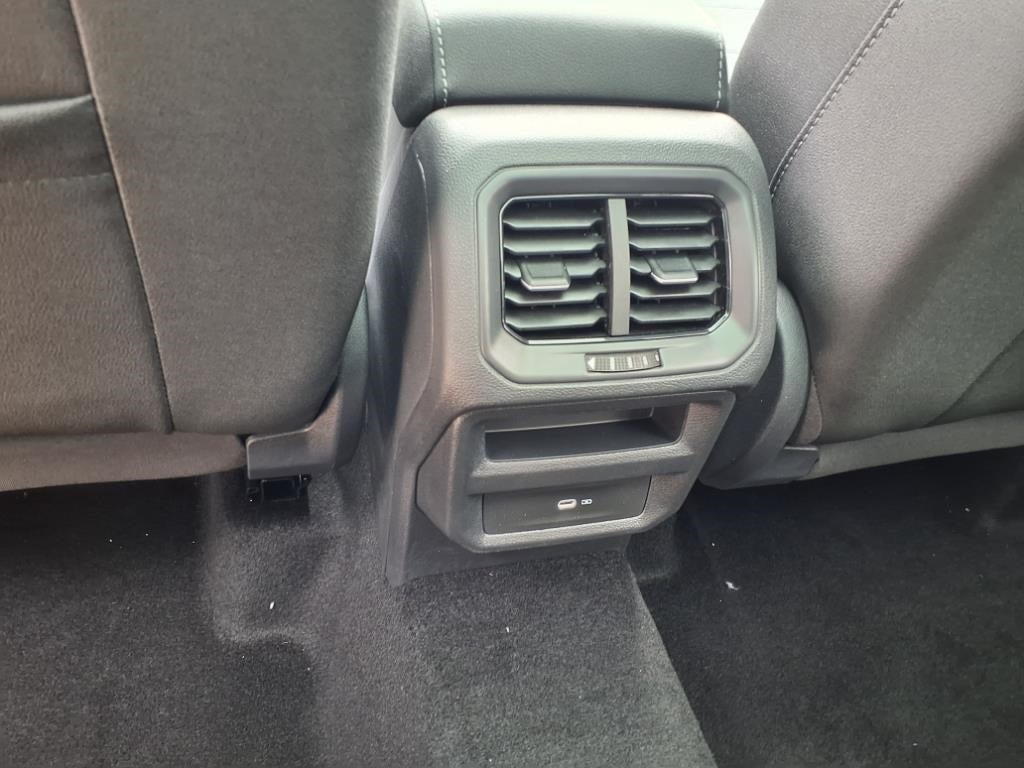 2025 Volkswagen Taos 1.5T SE Black