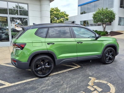 2025 Volkswagen Taos 1.5T SE Black