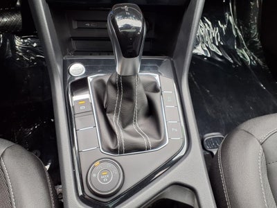 2025 Volkswagen Taos 1.5T SE Black