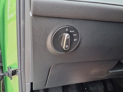 2025 Volkswagen Taos 1.5T SE Black