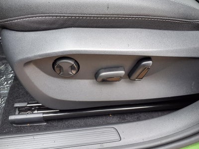 2025 Volkswagen Taos 1.5T SE Black