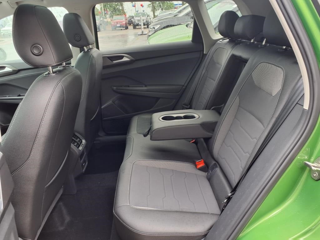 2025 Volkswagen Taos 1.5T SE Black