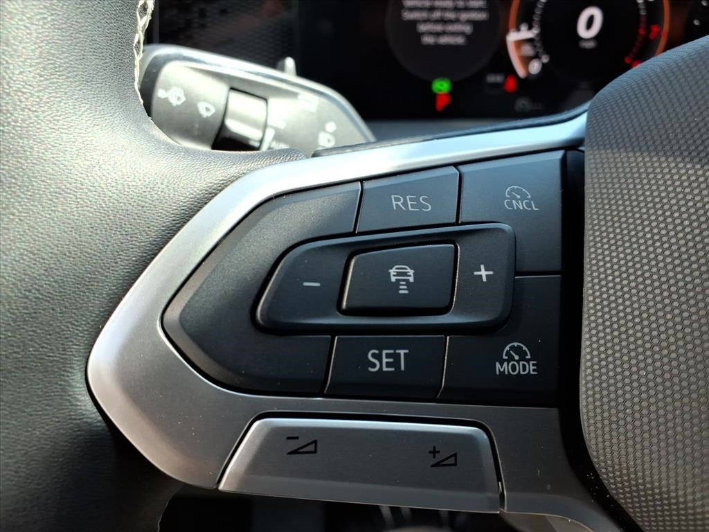 2025 Volkswagen Tiguan 2.0T SE