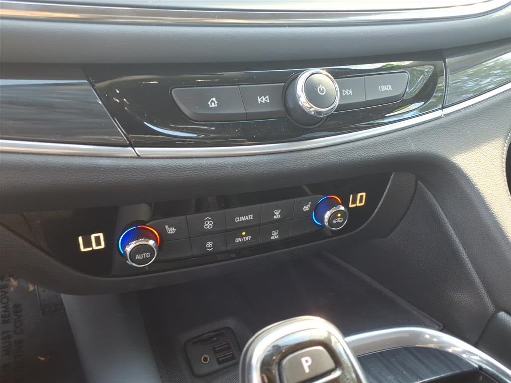 2021 Buick Enclave Essence