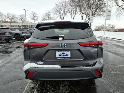 2022 Toyota Highlander Hybrid XLE