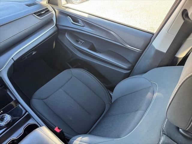 2024 Jeep Grand Cherokee Laredo 4x4