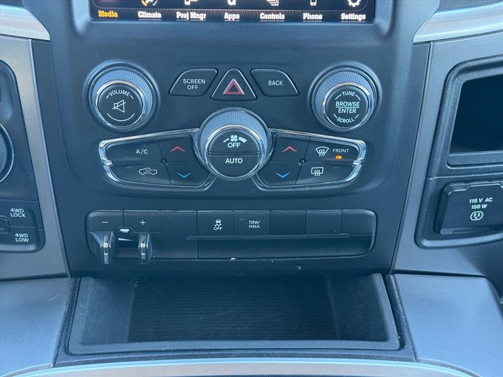 2023 RAM 1500 Classic SLT Crew Cab 4x4 5'7' Box