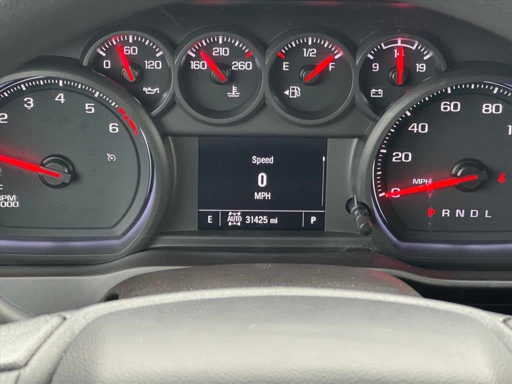 2022 Chevrolet Silverado 1500 4WD Crew Cab Short Bed Custom