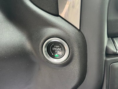 2022 Chevrolet Silverado 1500 4WD Crew Cab Short Bed Custom