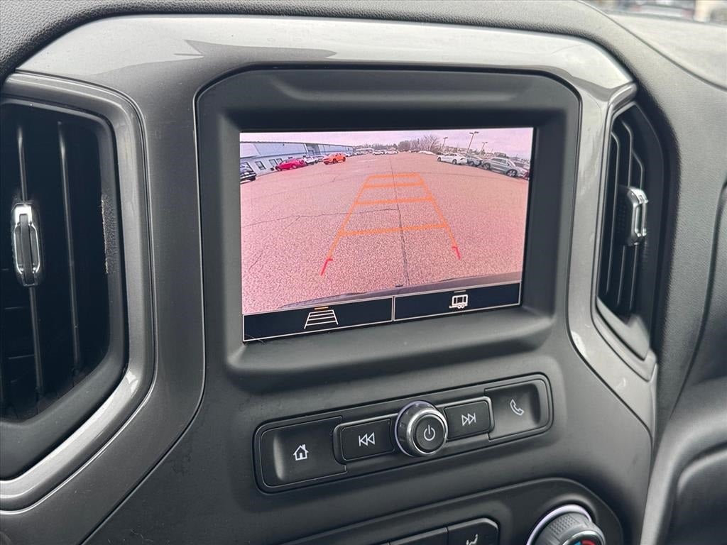 2022 Chevrolet Silverado 1500 4WD Crew Cab Short Bed Custom