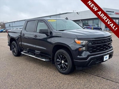 2022 Chevrolet Silverado 1500 4WD Crew Cab Short Bed Custom