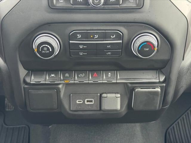 2022 Chevrolet Silverado 1500 4WD Crew Cab Short Bed Custom