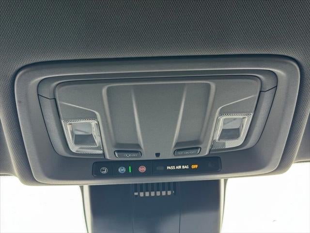 2022 Chevrolet Silverado 1500 4WD Crew Cab Short Bed Custom