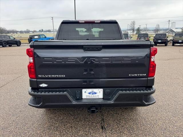 2022 Chevrolet Silverado 1500 4WD Crew Cab Short Bed Custom