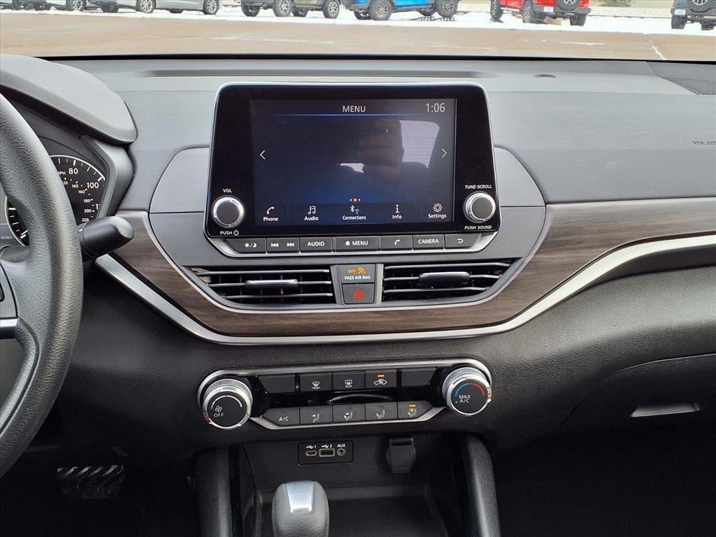 2024 Nissan Altima SV FWD