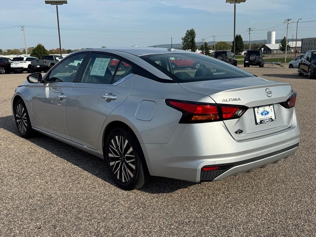 2024 Nissan Altima SV FWD