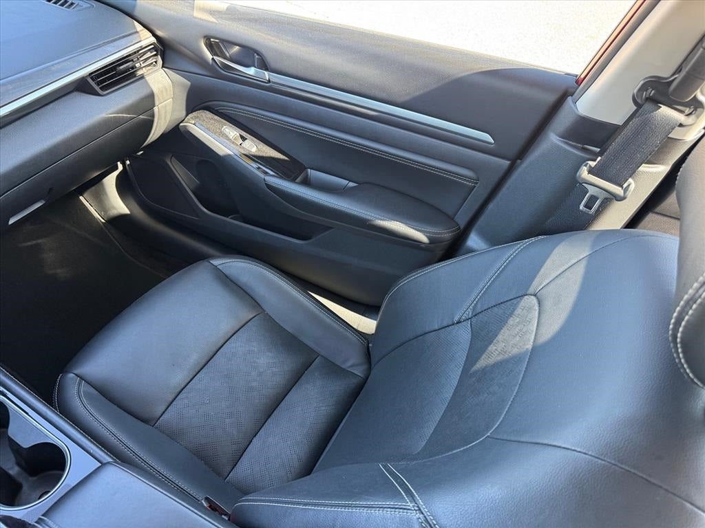 2023 Nissan Altima SL FWD