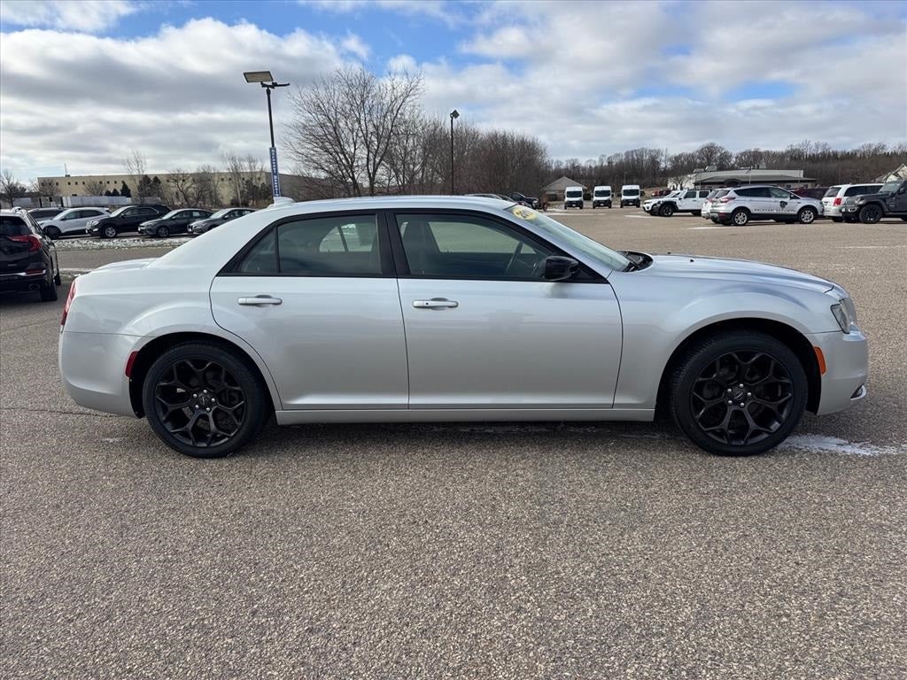 2019 Chrysler 300 Touring