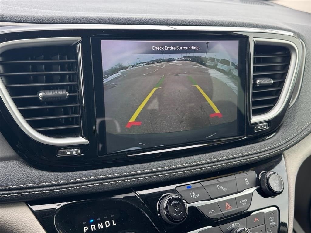 2023 Chrysler Pacifica Hybrid Touring L