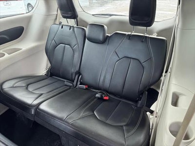 2023 Chrysler Pacifica Hybrid Touring L