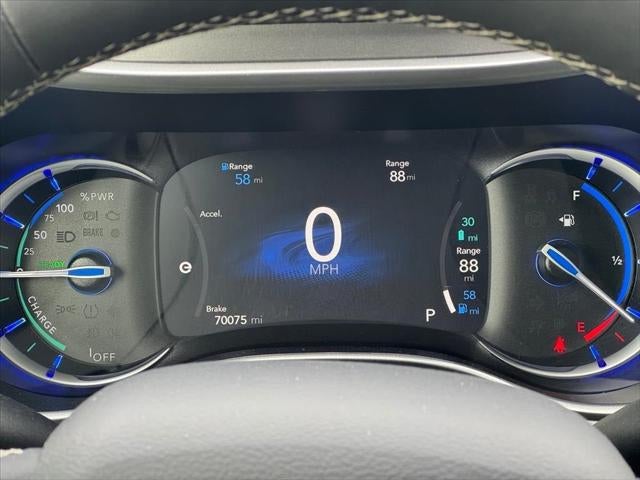 2023 Chrysler Pacifica Hybrid Touring L