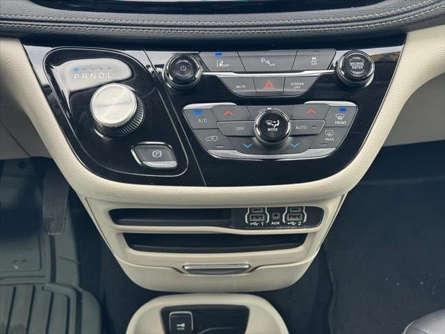 2023 Chrysler Pacifica Hybrid Touring L