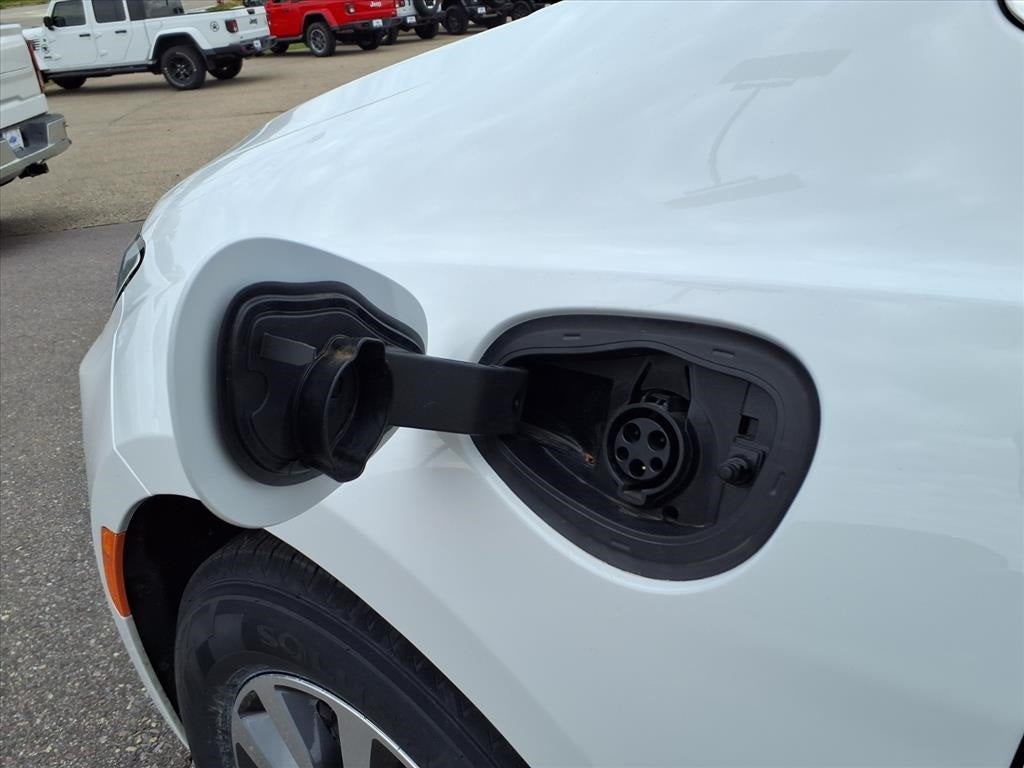 2024 Chrysler Pacifica Hybrid Select