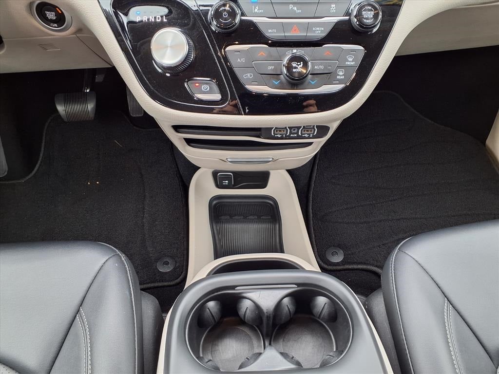 2024 Chrysler Pacifica Hybrid Select