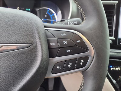 2024 Chrysler Pacifica Hybrid Select