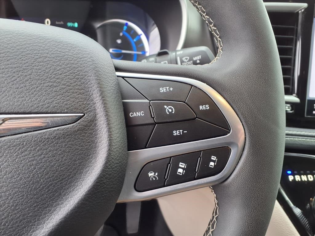 2024 Chrysler Pacifica Hybrid Select