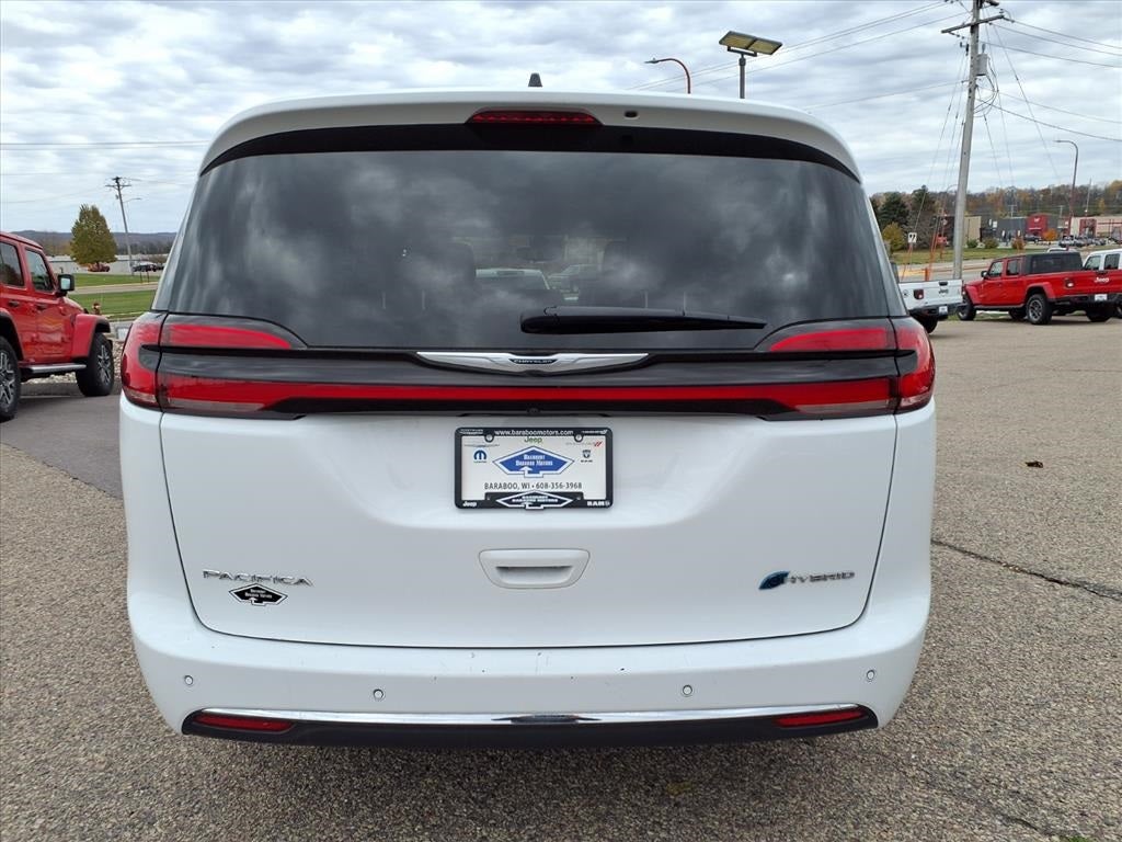2024 Chrysler Pacifica Hybrid Select