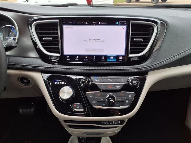 2024 Chrysler Pacifica Hybrid Select