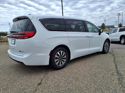 2024 Chrysler Pacifica Hybrid Select