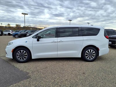 2024 Chrysler Pacifica Hybrid Select