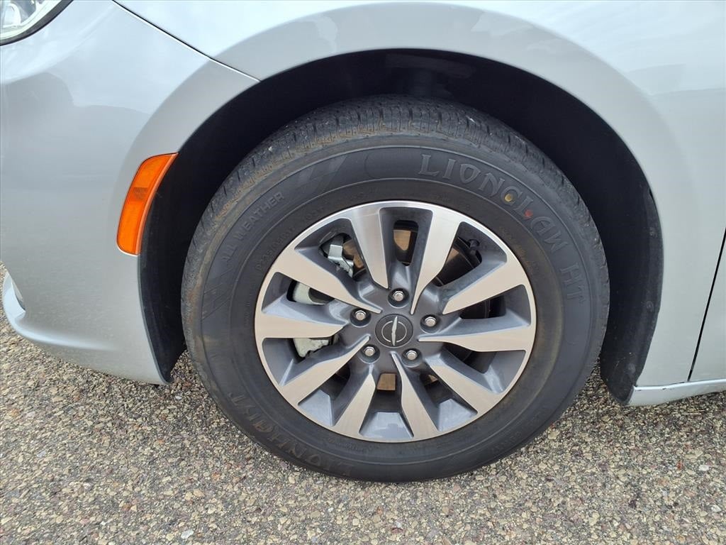 2024 Chrysler Pacifica Hybrid Select