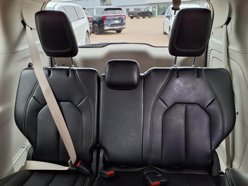 2024 Chrysler Pacifica Hybrid Select