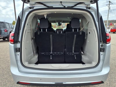 2024 Chrysler Pacifica Hybrid Select