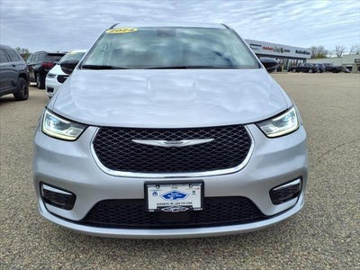 2024 Chrysler Pacifica Hybrid Select