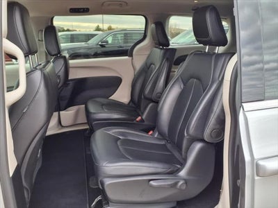 2024 Chrysler Pacifica Hybrid Select