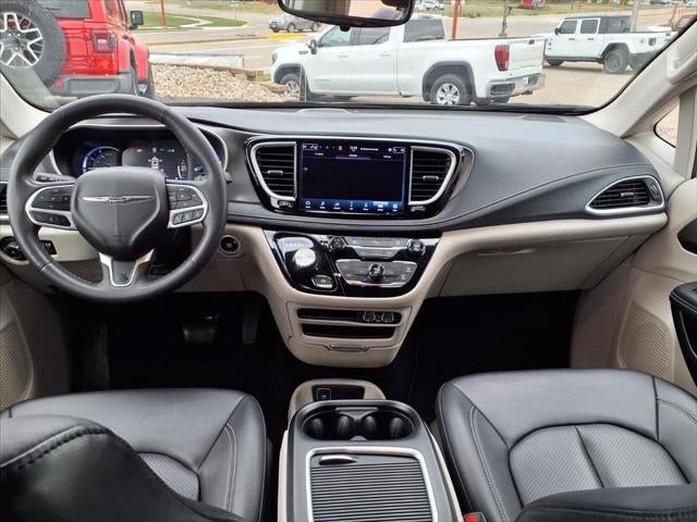 2024 Chrysler Pacifica Hybrid Select