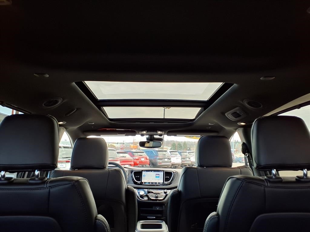 2026 Chrysler Pacifica PACIFICA SELECT AWD