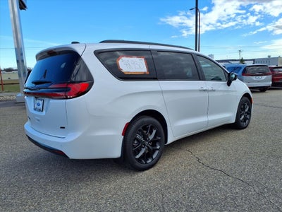 2026 Chrysler Pacifica PACIFICA SELECT AWD