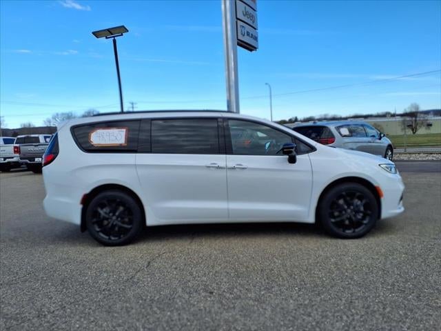 2026 Chrysler Pacifica PACIFICA SELECT AWD