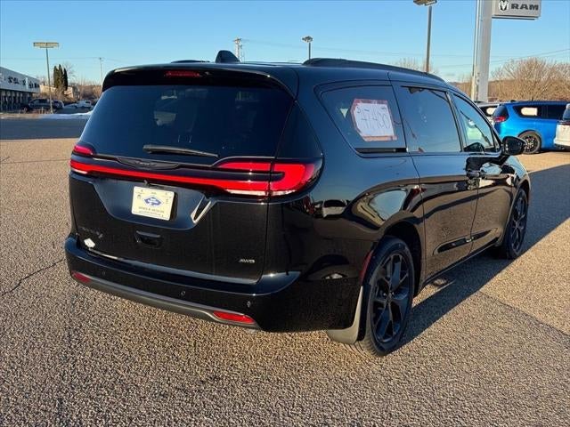 2026 Chrysler Pacifica PACIFICA SELECT AWD
