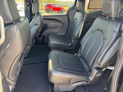 2026 Chrysler Pacifica PACIFICA SELECT AWD